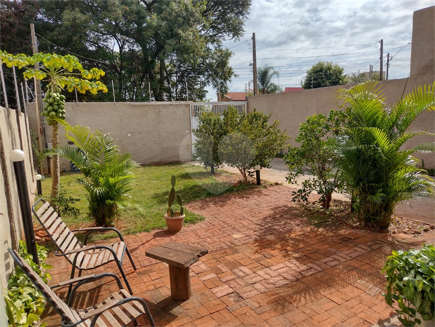 Sobrado no Jardim Serra Azul, em Araraquara/SP.