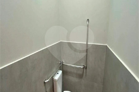 SALÃO COMERCIAL PARA LOCAÇÃO EM INDAIATUBA SP! - Av. Pres. Kennedy! - Salão comercial de 89,64 m² no térreo do Edifício Granada une modernidade, conforto e a melhor localização de Indaiatuba. Destaques do Imóvel: - Espaço Amplo: Salão principal com excelente iluminação natural. - Infraestrutura: