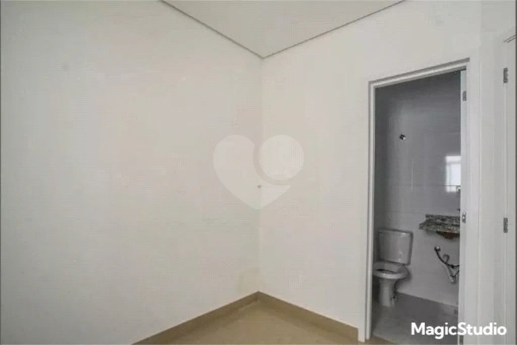Apartamento com 2 dormitórios , sendo 1 suíte , 1 vaga , á venda na Vila Humaitá em Santo André.