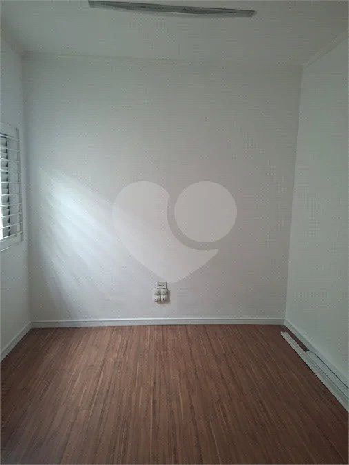 Indaiatuba- Sp - Centro - Casa terrea - finalidade comercial ou residencial - Terreno 181,01 - construido 99,94 - Venda - R$ 830.000,00 - Locação - R$ 3.900,00- IPTU - R$ 256,78 - 03 salas - Hall de entrada amplo - Cozinha. com armário - Banheiro. - Quintal. - Ótima localização, próximo a restauran