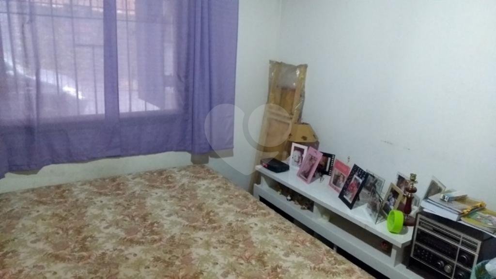 Ótima Casa térrea na Vila Dom Pedro com 2 casas