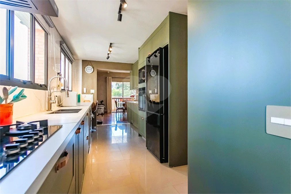 Vila Clementino - Apartamento reformado | 186 m² | 3 suítes | 3 vagas livres
