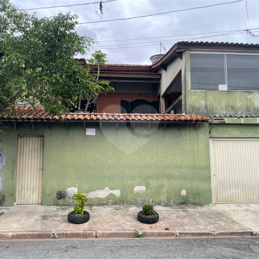 Casa com 68m², 3 dormitórios, 2 vagas, à venda em Jardim Vista Alegre.