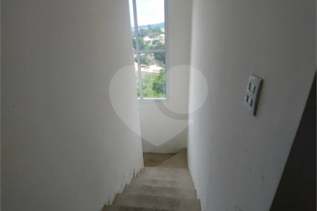Sobrado à venda com 3 quartos, sendo 1 suíte, em Vila Omízollo, Louveira, SP