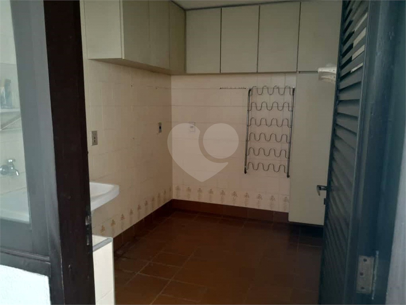 Linda casa para venda / Locação em bairro nobre