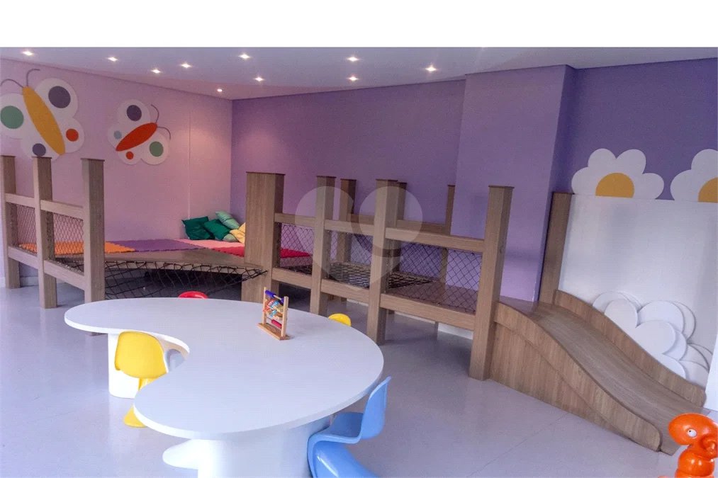 Espaço, conforto e uma localização privilegiada fazem deste apartamento mobiliado no Baeta Neves, em São Bernardo do Campo, uma excelente opção para seu novo lar. Com 118 m², três dormitórios e quatro banheiros, o imóvel oferece ambientes amplos para acomodar a família e receber amigos com comodidad