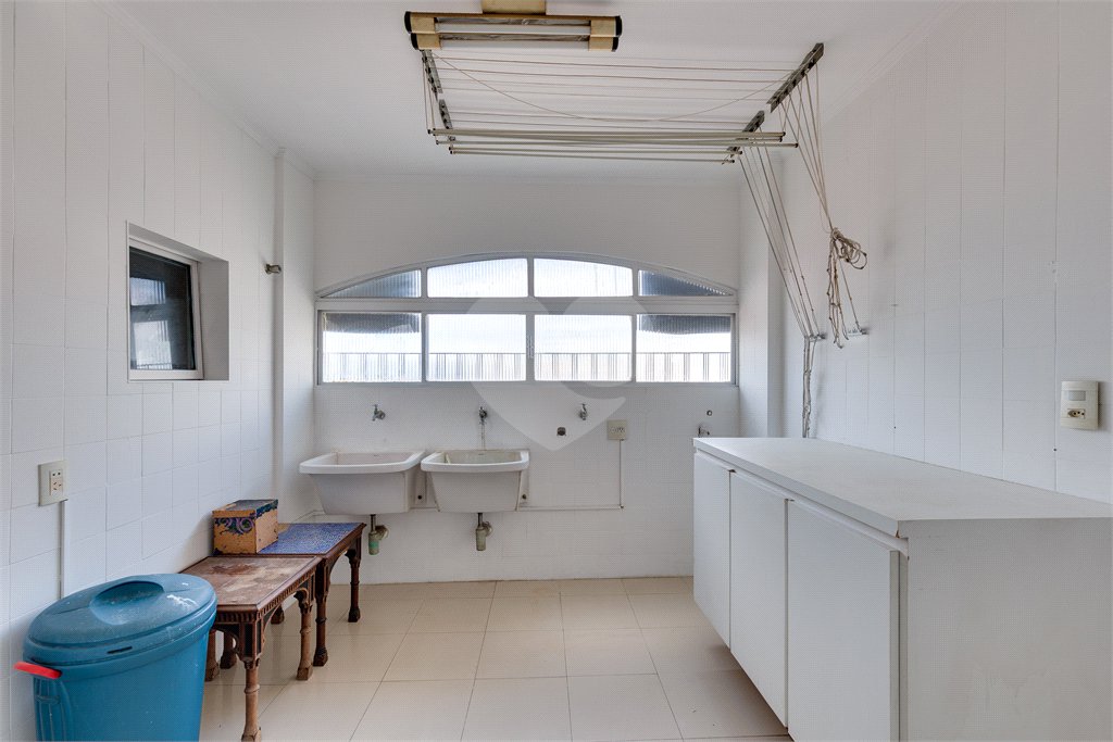Apartamento à venda com 3 suítes em Real Parque, São Paulo, SP