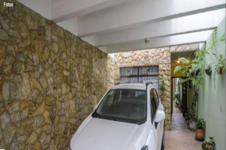 Casa com 150m² , 3 dormitórios , sendo 3 suítes , 4 vagas , à venda na Vila Formosa.