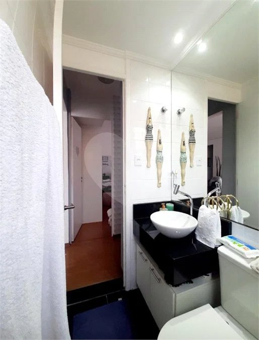 Apartamento com 2 quartos e 1 banheiro
