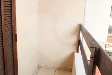 Casa com 180m², 3 dormitórios, 1 vaga, à venda na Vila Scarpelli em Santo André.