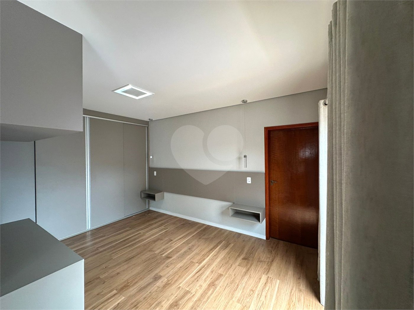 Apartamento Condomínio Montreal