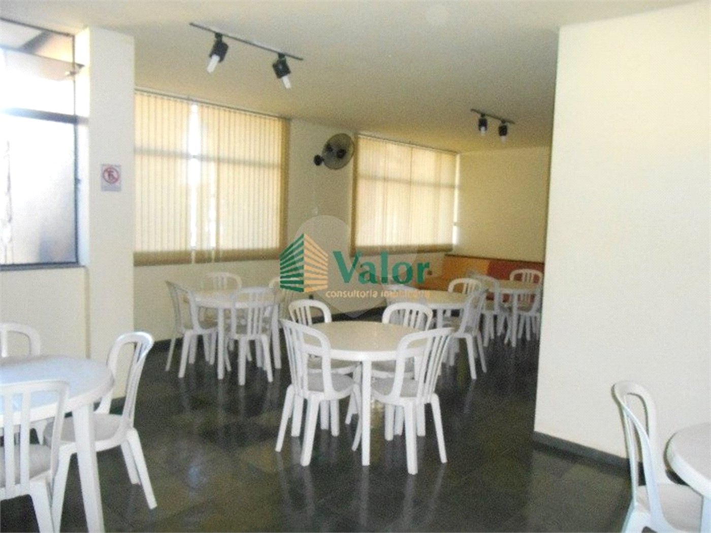 Apartamento com 3 dormitórios.