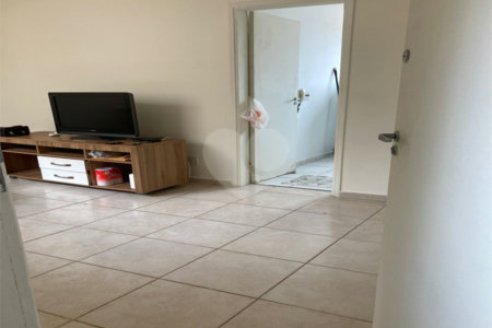 Apartamento à venda com 3 quartos, sendo 1 suíte - no condomínio Carlos Magno, São Carlos - SP