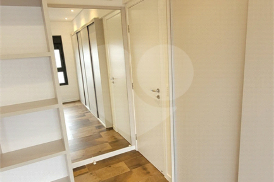 Apartamento de 2 quartos mobiliado à venda no Paraíso