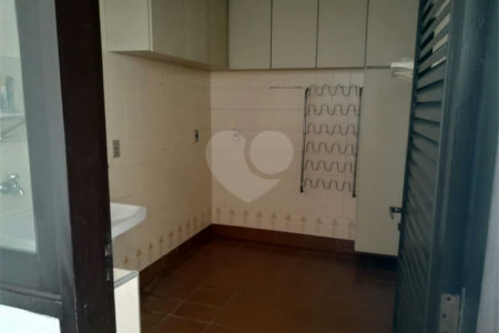 Linda casa para venda / Locação em bairro nobre