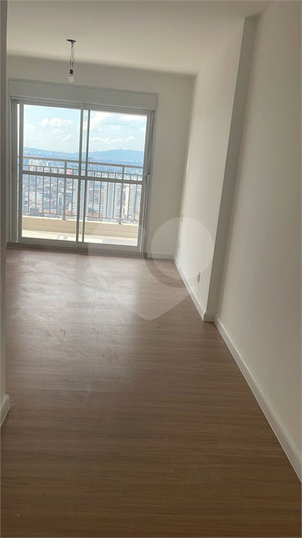 Apartamento á venda no 31o. andar com 126,53m2 COM VISTA PANORÂMICA PERMANENTE para a SERRA DA CANTAREIRA E PAULISTA, com 3 suítes e 2 vagas, Condomínio Clube,próximo do metro Brás. Estuda Proposta