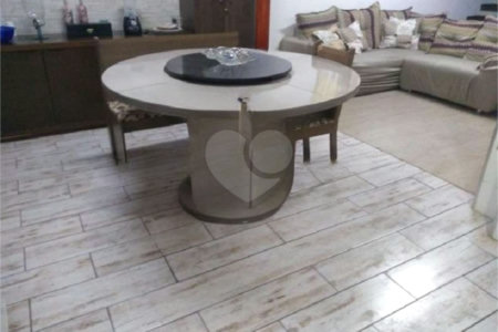 Casa residencial à Venda Santa Felícia com 3 Suítes