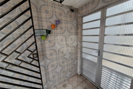 Sobrado com 2 dormitórios com 2 vagas de garagem