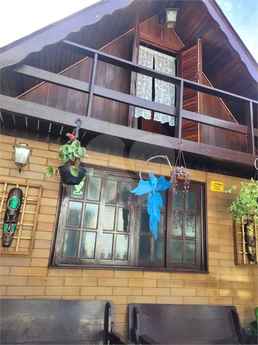 Chalé à venda em Atibaia 140m²– Condomínio fechado com lazer completo