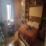 Sobrado à Venda na Aclimação - 150 m² - 2 Salas, 3 Dorms, 2 Vagas.
