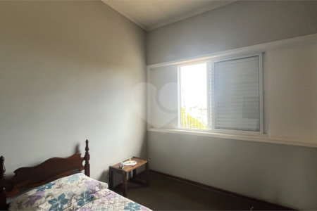 Casa Térrea com 3 dormitórios no Centro de Atibaia