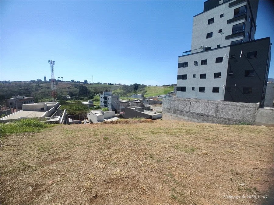 Terreno em Atibaia com 193 metros, pronto para construir, ao lado de supermercado e diversos comércios