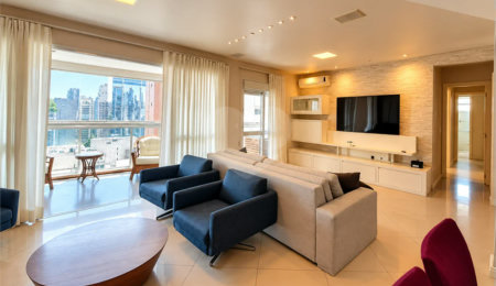 Vila Olímpia - | 128 m² | 3 Suítes | 4 Vagas - Condomínio Clube