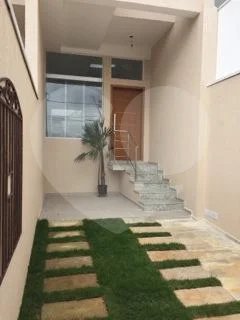 Sobrado novo nunca habitado.