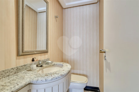 Apartamento à venda com 3 suítes em Campo Belo, São Paulo, SP
