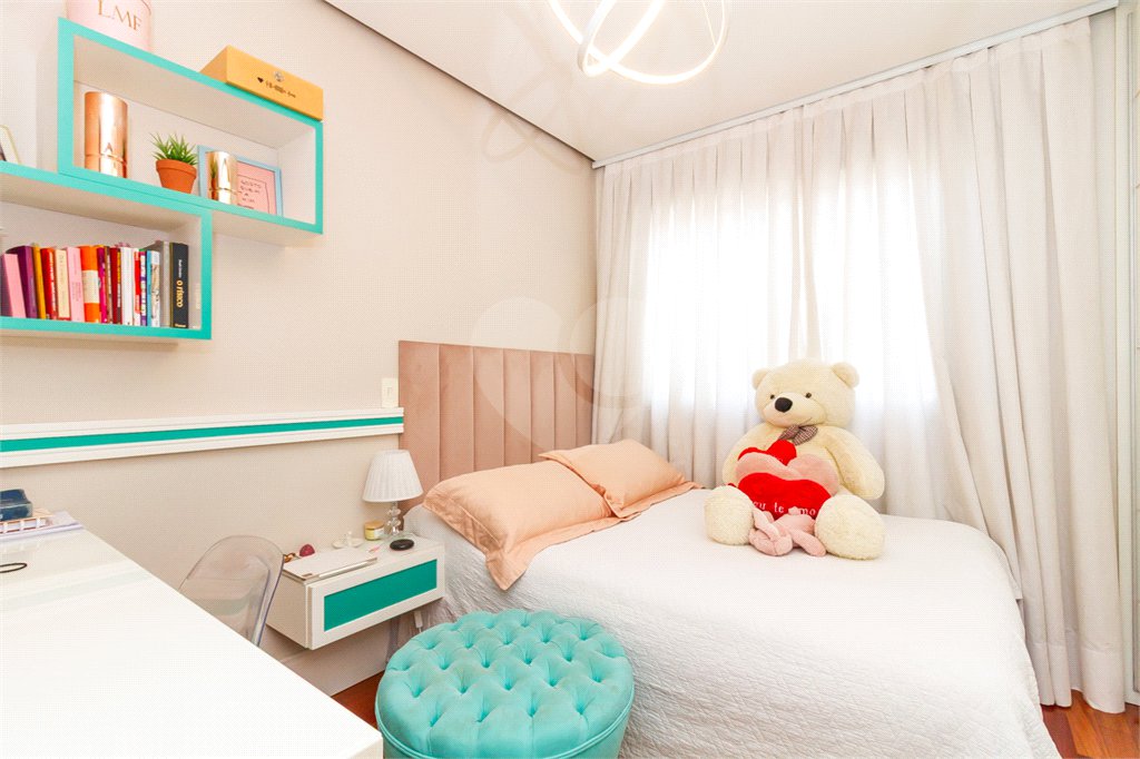 Apartamento de Alto Padrão no Campo Belo para venda com porteira fechada, com 4 dormitórios suítes e 4 vagas com lazer de club.