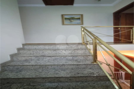 Sobrado à Venda na Aclimação - 150 m² - 2 Salas, 3 Dorms, 2 Vagas.