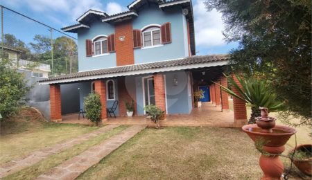 Casa à venda com 4 quartos, sendo 2 suítes,  no condomínio Cafezal VI, Itupeva - SP