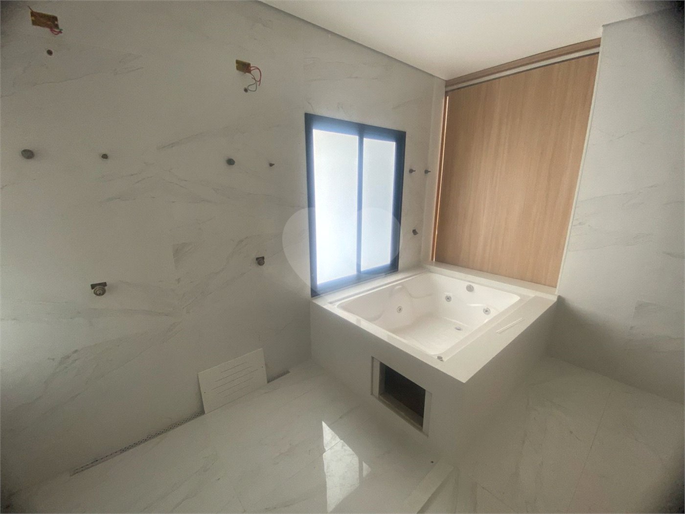 Casa à Venda no Condomínio Damha III