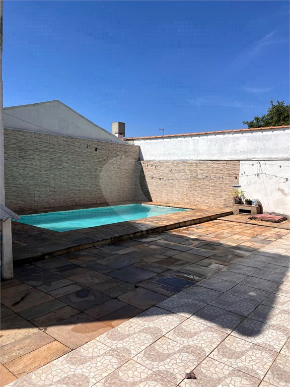 Casa Térrea à venda com 3 quartos, sendo 1 suíte,  em Socorro, São Paulo, SP