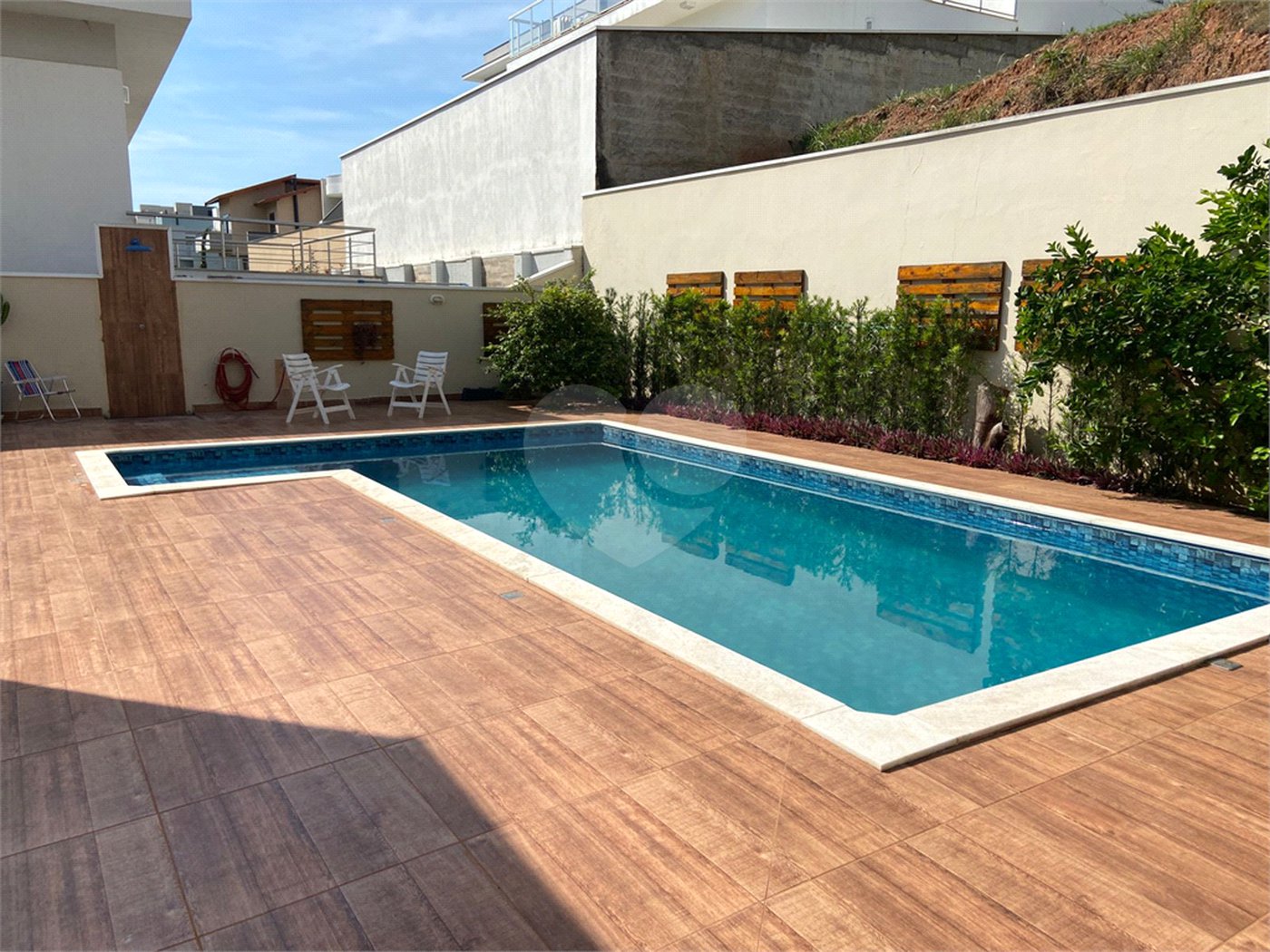 Linda casa Condomínio Santa Isabel I