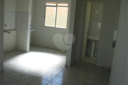 Apartamento no Condomínio Residencial Jardim das Torres.
