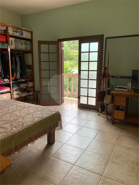 Casa ampla à venda no Vale das Flores em Atibaia