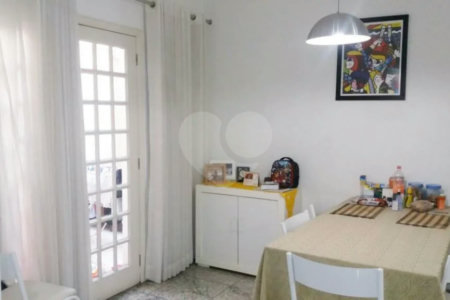 Lindo Sobrado em Condomínio