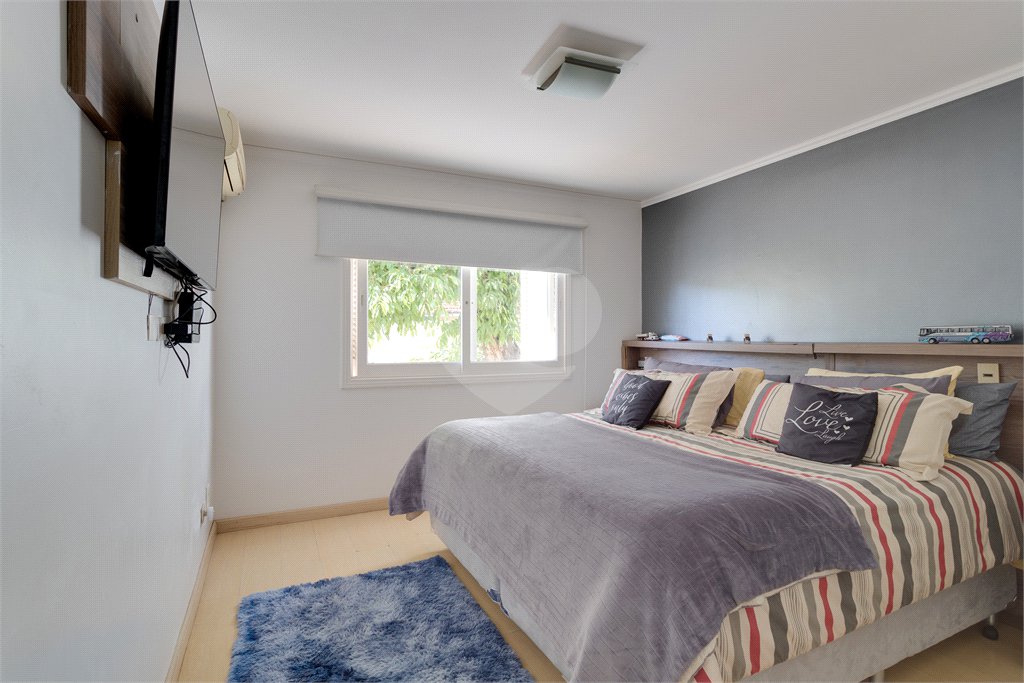 Casa à venda com 4 quartos, sendo 2 suítes, no condomínio Villa Franz Schubert, São Paulo - SP
