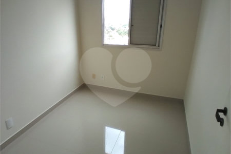 Apartamento com 3 dormitórios sendo 1 suíte.