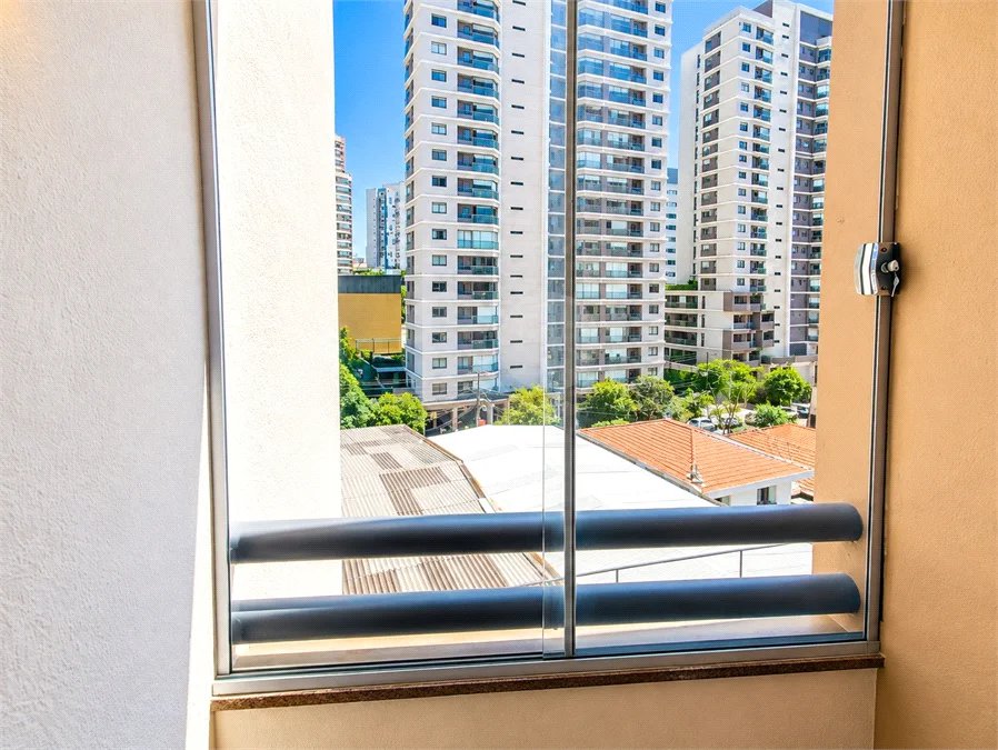 Apartamento de 44 m² com 2 dormitórios, varanda integrada e 1 vaga na Vila Guarani
