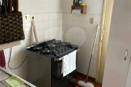 Sobrado á venda em Moema de 280m² com 3 vagas 3 dormitórios e 5 banheiros