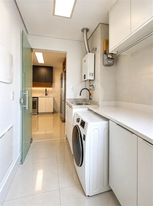 Apartamento com 3 dormitórios, 1 suíte, sala ampliada, varanda gourmet, planejados e 2 vagas. Condomínio com lazer completo e ótima localização em São Bernardo do Campo.