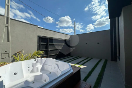 Casa Moderna / Jardim Residencial Nova Veneza