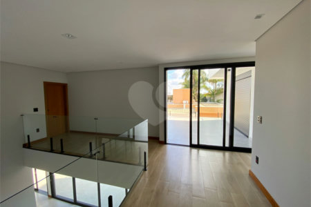 Casa à Venda no Condomínio Damha II
