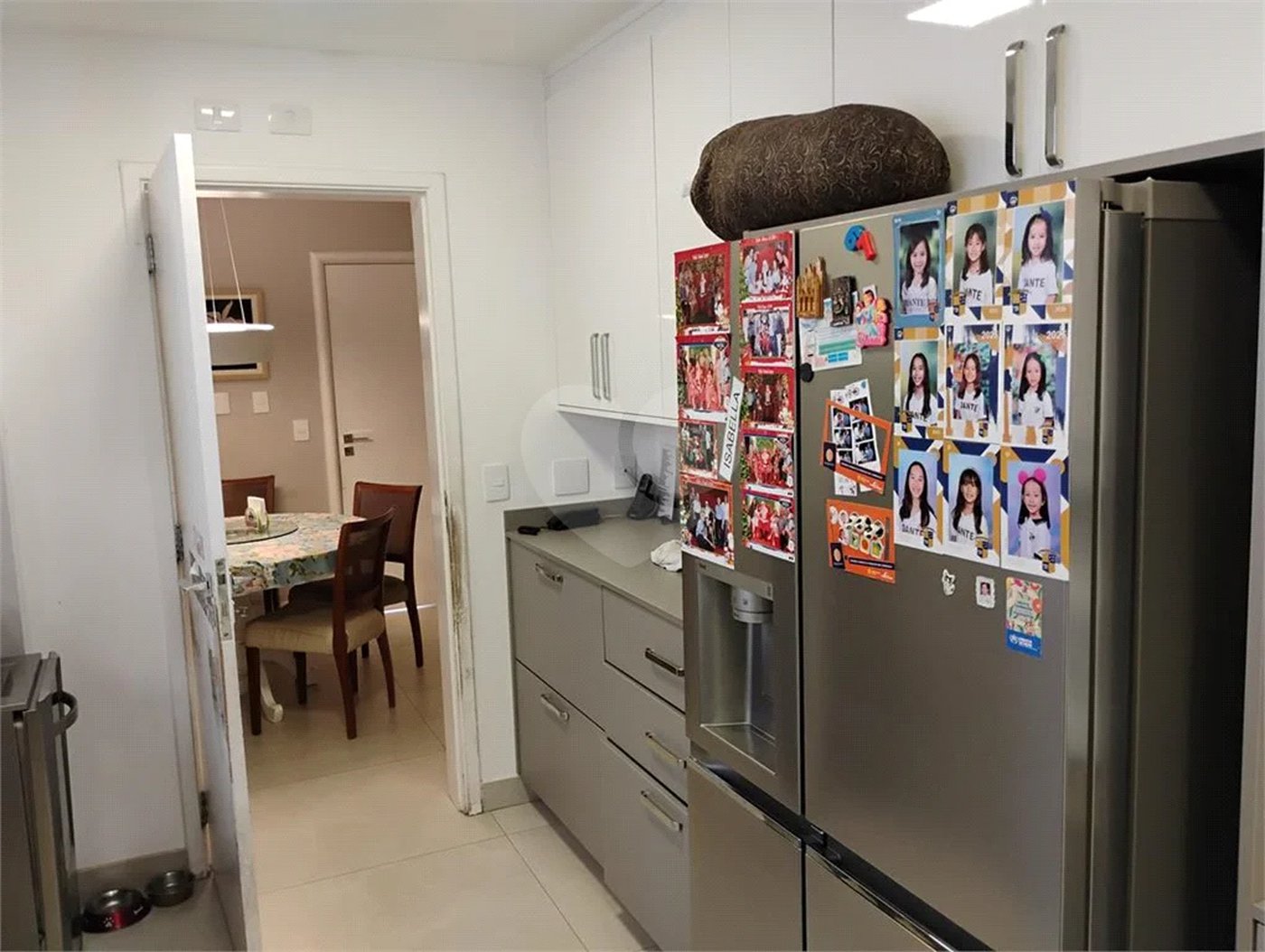 Apartamento reformado , 3 suítes , 3 vagas. Próximo a Avenida Paulista e metrô Brigadeiro . Prédio de construtora renomada. Único !