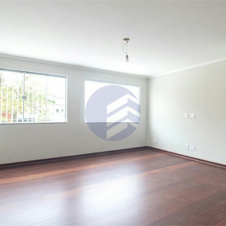 Sobrado à venda 240m² com 4 quartos, sendo 1 suíte, em Jardim Peri Peri a 650 metros do Metrô Vila Sônia