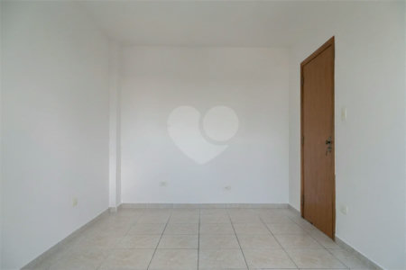 Apartamento no Cambuci com 2 dormitórios e vaga à venda