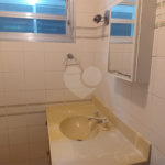 Apartamento super bem localizado, com 01 dormitório e armário embutido