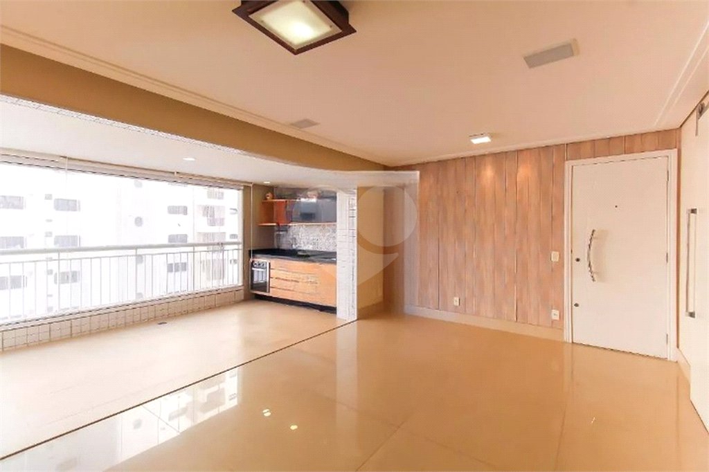 Apartamento disponível para venda | Área Útil : 115m | Área Total 115m | 3 dormitórios | 1 suíte | 4 banheiros | 2 vagas.
